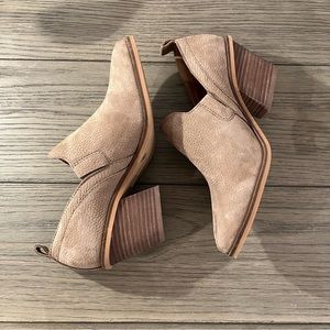 Lucky Brand Vienna Booties, Taupe Suede - 7M